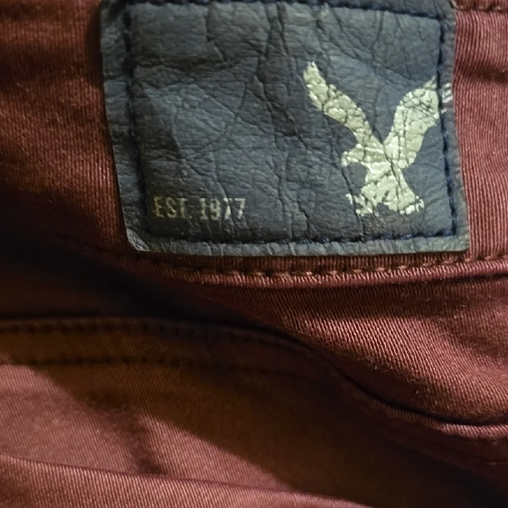 American Eagle Shorts Womens Size 4 Burgundy Red wine Hi-rise Shortie Frayed-hem